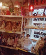 Dolls2.jpg (101471 bytes)